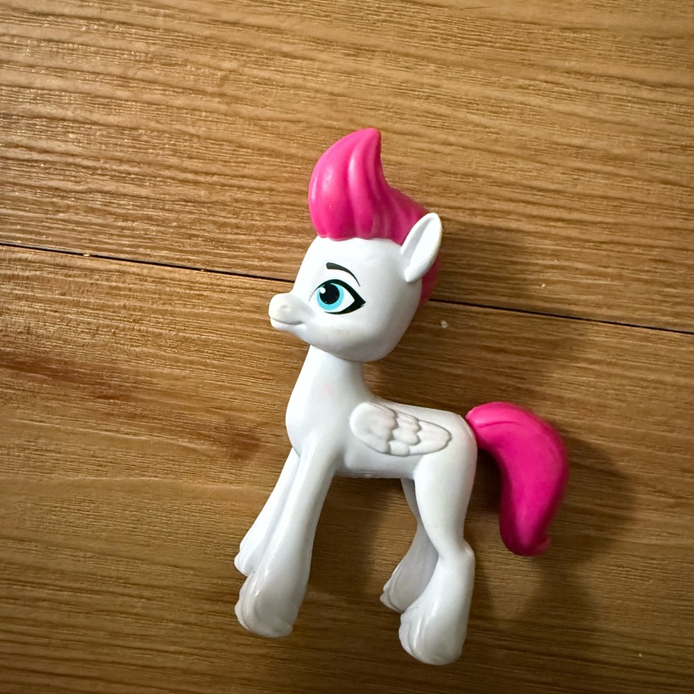 Pink and White Winged Pony Toy my Little Pony zipp